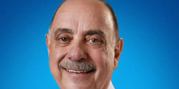 Prefeito de BH tem parada cardiorrespiratória e estado de saúde piora