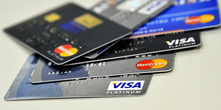 Metade dos brasileiros sofreu fraude em 2024, diz Serasa Experian