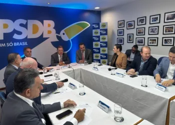 Executiva do PSDB aprova fusão com o Podemos