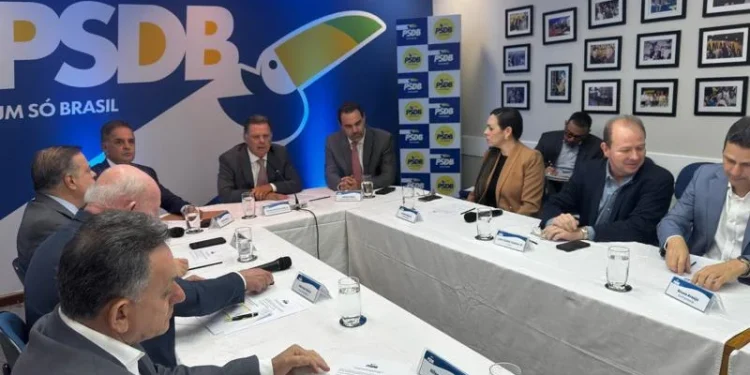 Executiva do PSDB aprova fusão com o Podemos