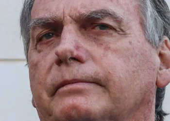 Equipe médica de Bolsonaro descarta complicações pós-cirúrgicas