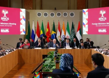 Brasil abre evento do Brics pedindo fim de guerras e de tensões