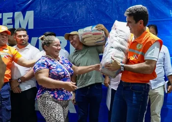 Estado entrega mais de mil cestas de alimentos a famílias afetadas por incêndios florestais em Redenção
