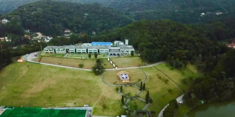 Quadrilha é presa por furtar bolas, chuteiras e uniformes da CBF