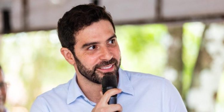 Renovação histórica: prefeito Igor entrega 300 novos ônibus em Belém
