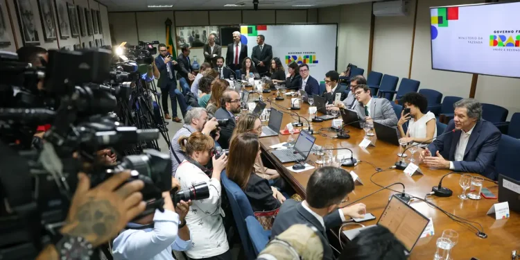 Representantes de jornalistas denunciam precarização da categoria