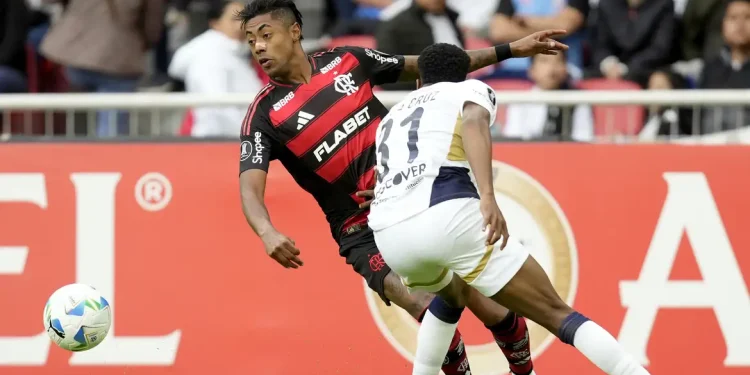 Flamengo empata com LDU e se complica na Libertadores