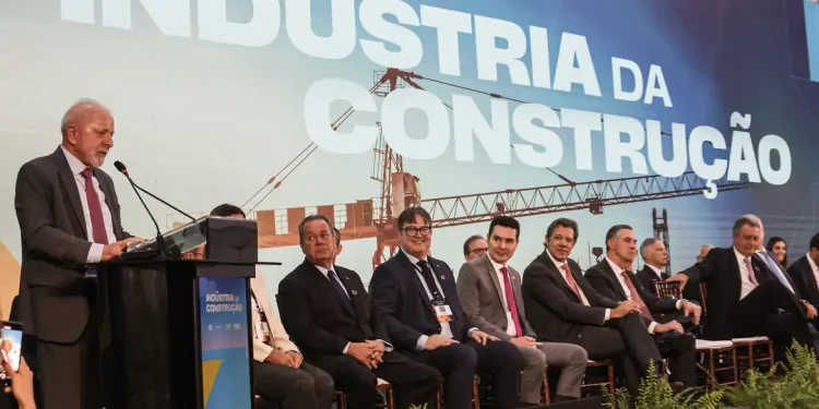 Lula defende soluções criativas para reduzir déficit habitacional