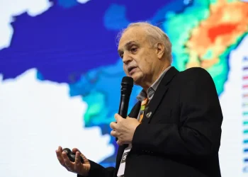 Brasil pode zerar emissões até 2040, diz Carlos Nobre