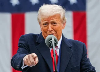 Trump diz que Putin ficou “absolutamente louco” e analisa mais sanções