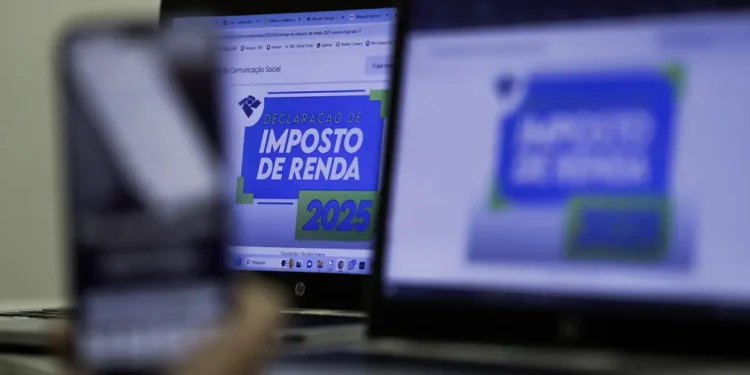 Receita abre consulta a novo lote de restituição na segunda-feira