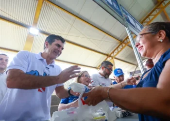 Estado entrega 796 óculos de grau a moradores do Tenoné pelos programas “Por Todas Elas” e “Por Todos Eles”