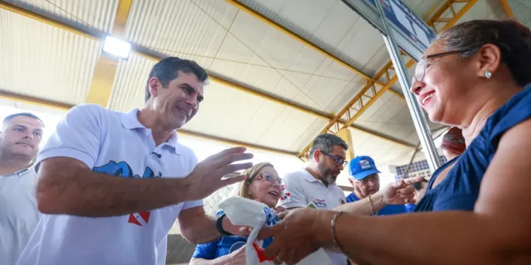 Estado entrega 796 óculos de grau a moradores do Tenoné pelos programas “Por Todas Elas” e “Por Todos Eles”