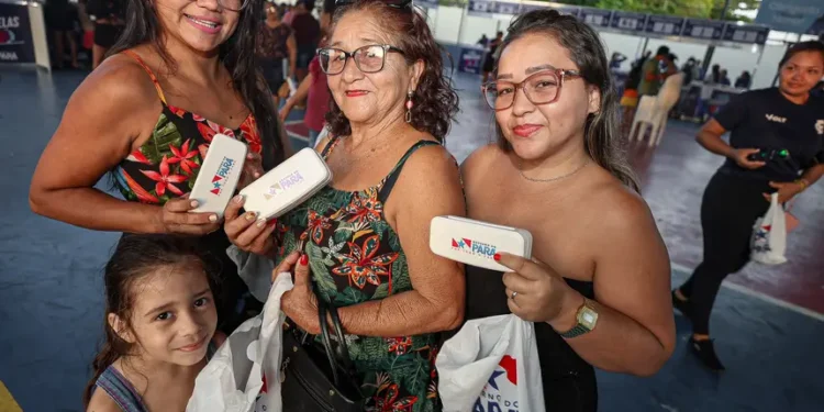 Governo entrega cerca de 45 mil óculos para pessoas em situação de vulnerabilidade no Pará