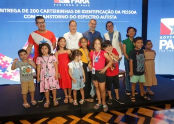 Governo do Estado entrega 200 novas carteiras de identificação para pessoas com autismo em Belém