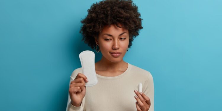 Belém garante acesso gratuito a absorventes via UBSs