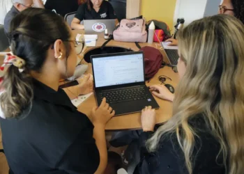 Seduc capacita formadores para expandir ensino da computação nas escolas estaduais