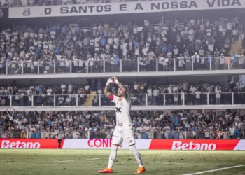 Neymar brilha e Santos vence primeira no Campeonato Brasileiro
