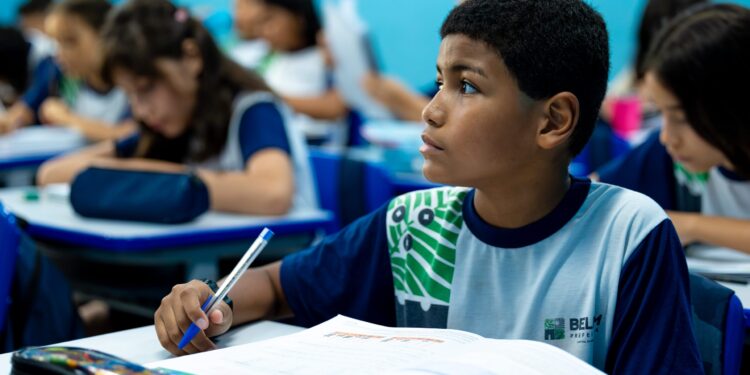 Prefeitura inicia ano letivo com 10 escolas de tempo integral