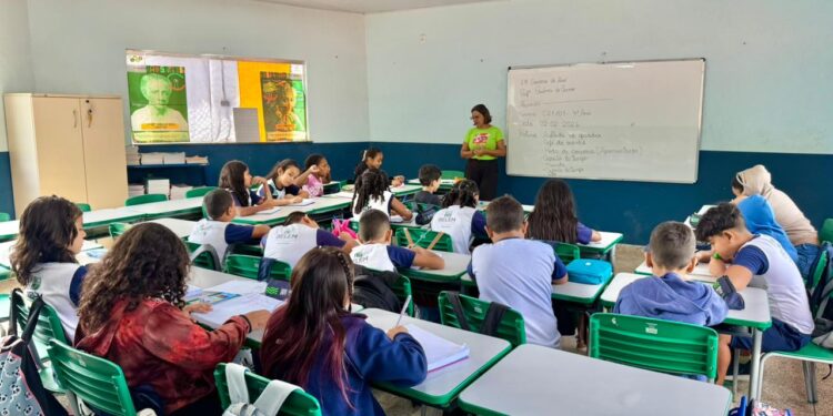 Paralisação parcial de professores frustra pais e alunos de Belém