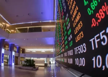 Bolsa cai mais de 2% em dia de forte correção no mercado