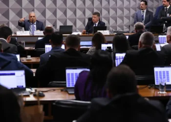 Mendonça proíbe CPMI do INSS de acessar dados de Vorcaro em sala-cofre