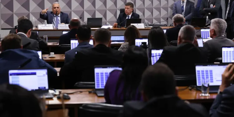 Mendonça proíbe CPMI do INSS de acessar dados de Vorcaro em sala-cofre