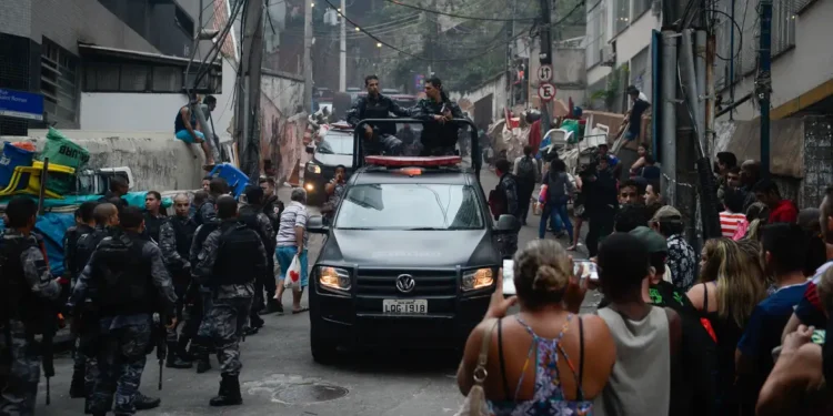 Operações policiais na Maré deixaram 160 mortos em dez anos