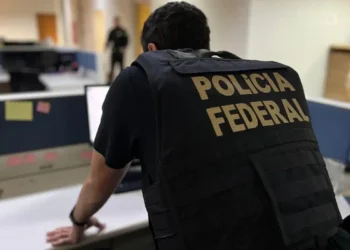 PF prende policiais civis do Rio que extorquiam integrantes do CV