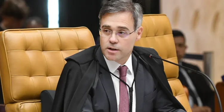 Mendonça vota pela prorrogação da CPMI do INSS por até 60 dias