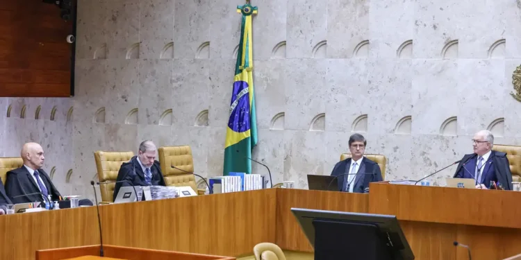 “Sem STF, fica pior”, diz Dino sobre atuação da Corte