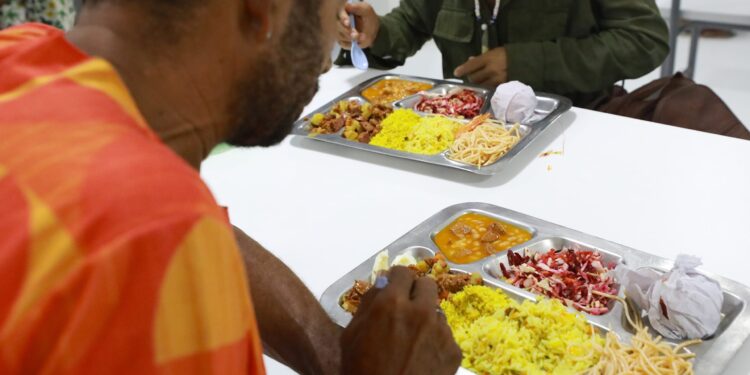 Espaço Acolher garante alimentação digna às pessoas em situação de rua