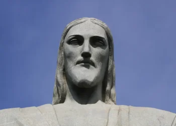 Cristo será iluminado em campanha de combate à violência de gênero