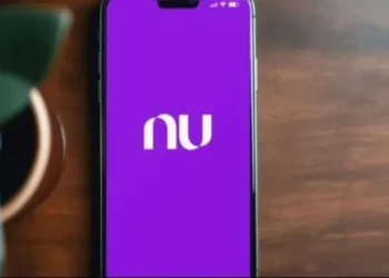 Nubank anuncia saída do Brasil e avisa clientes com conta ativa