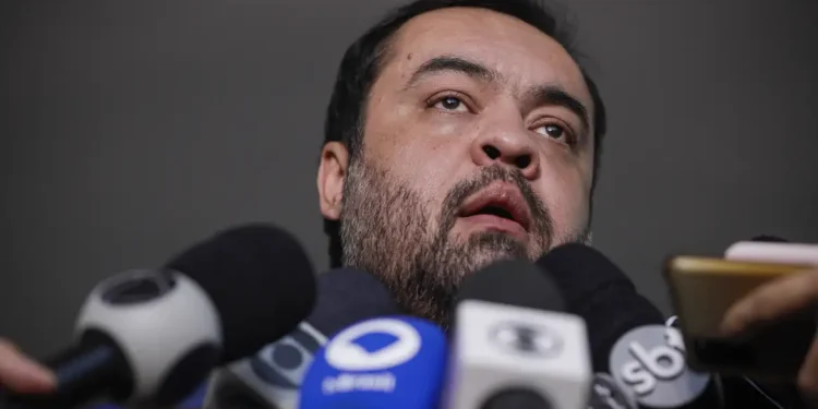 Ministro suspende julgamento que pode cassar governador do Rio