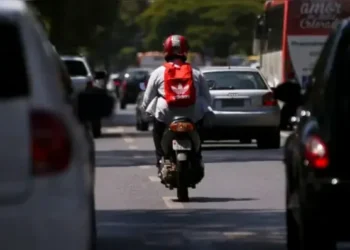 Motoristas podem levar multa de R$ 1,4 mil por exame vencido