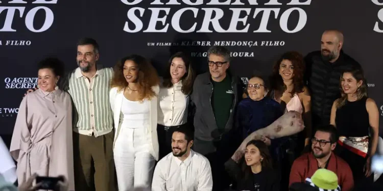 Em clima de final de Copa, Brasil se prepara para noite do Oscar