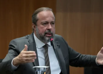 Governo endurece fiscalização contra reajuste indevido de combustíveis
