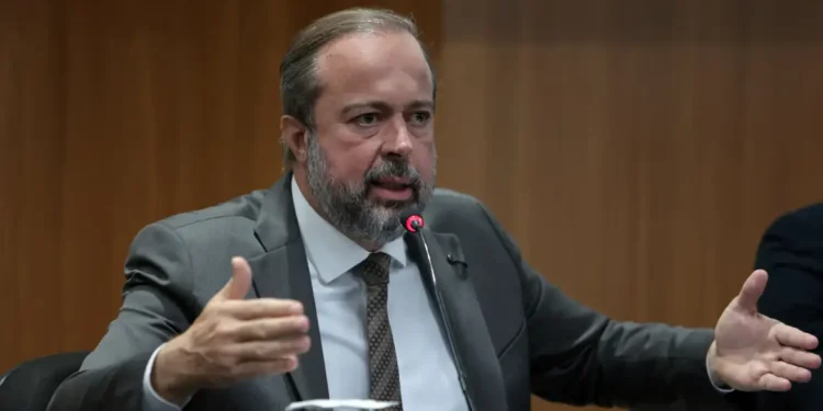 Governo endurece fiscalização contra reajuste indevido de combustíveis