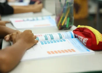 Para especialistas, alfabetização na idade correta é marco para o país