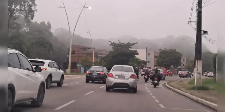Belém amanhece sob forte neblina. Mais tarde vai chover? Confira
