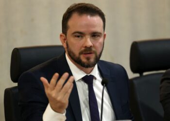 Nova versão do Desenrola será lançada após viagem de Lula, diz Durigan