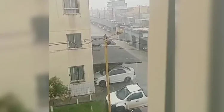 Belém registra mais de 100mm de chuva em 6 horas, diz prefeitura