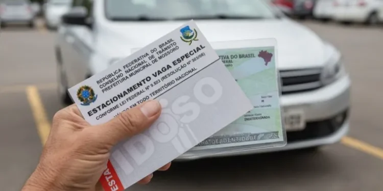 Idosos 60+ devem emitir outro documento além da nova identidade