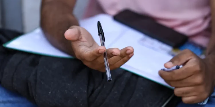 Prazo para pedir isenção da taxa de inscrição no Enem começa no dia 13