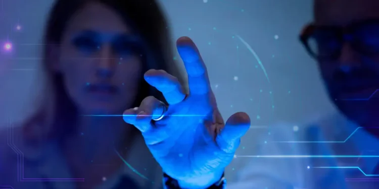 IA acelera desinformação e ameaça democracias, alerta pesquisa