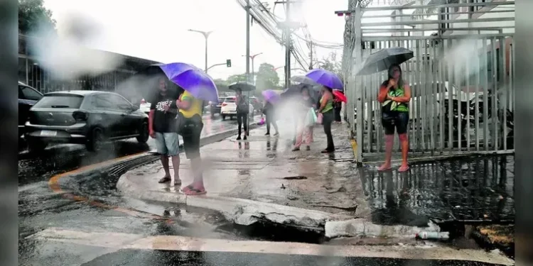 INMET prevê chuva em Belém e extremos climáticos no Brasil