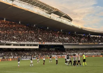 Mangueirão recebe mais de 25 mil torcedores em partida entre Remo e Athletico-PR pela Série A