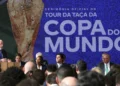 Lula sanciona lei da Copa do Mundo Feminina e reconhece pioneiras