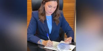 Governadora Hana Ghassan sanciona lei que obriga agressores de mulheres a ressarcir custos das tornozeleiras eletrônicas